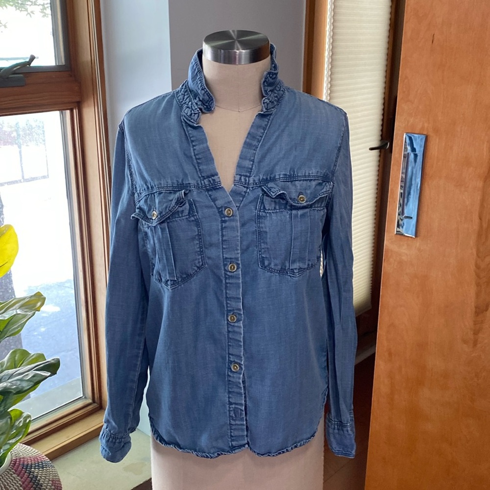 GUC Anthropologie XS Stone & Cloth Chambray Button Down Top